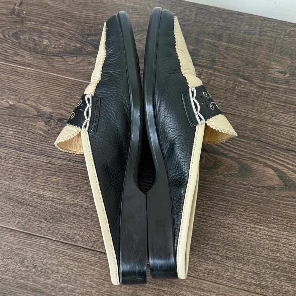 Brighton Black and Cream Leather Slip-On Mules with Decorative Band 8.5 - Picture 8 of 12